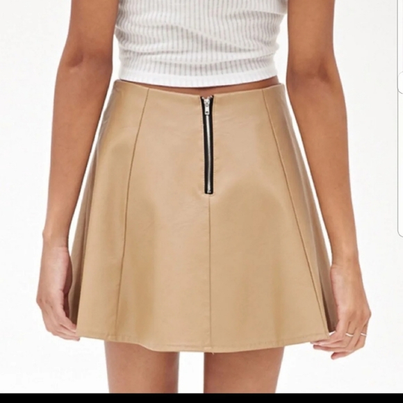 Forever21 leather skirt - Picture 3 of 7